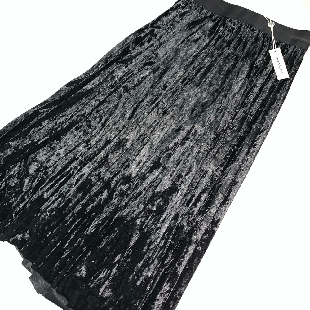 Velvet skirt